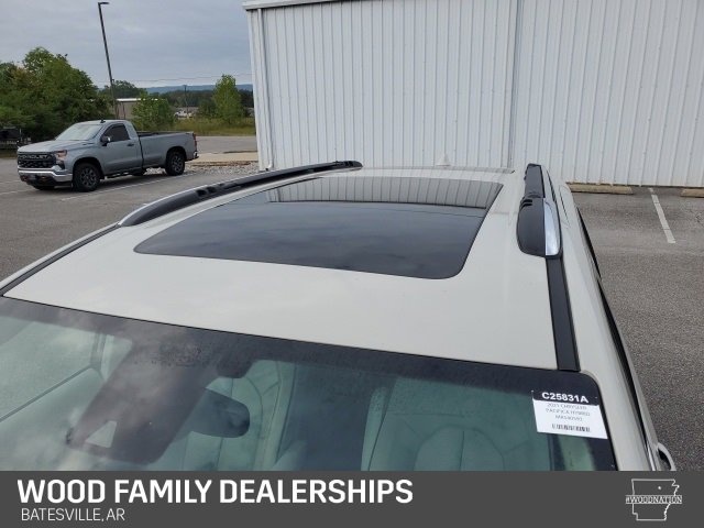 Used 2021 Chrysler Pacifica Limited w/ Uconnect Theater Family Group image 5