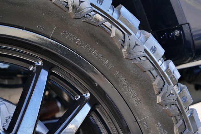 Used 2025 Ford F450 Platinum w/ FX4 Off-Road Package image 68