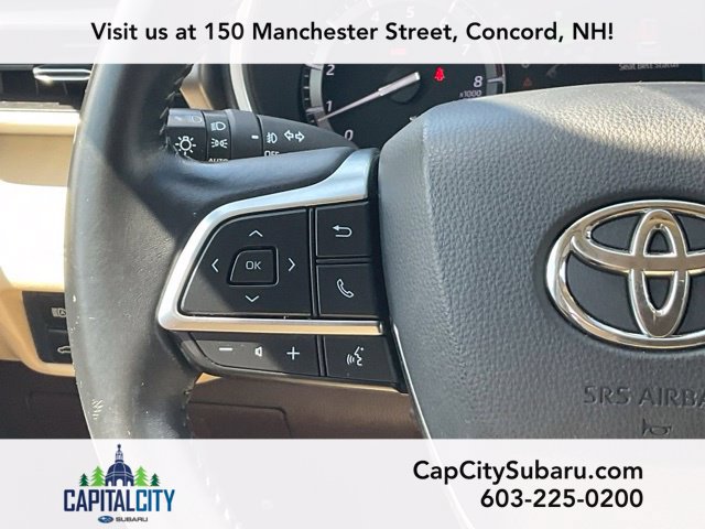 Used 2020 Toyota Highlander XLE AWD/4WD image 22