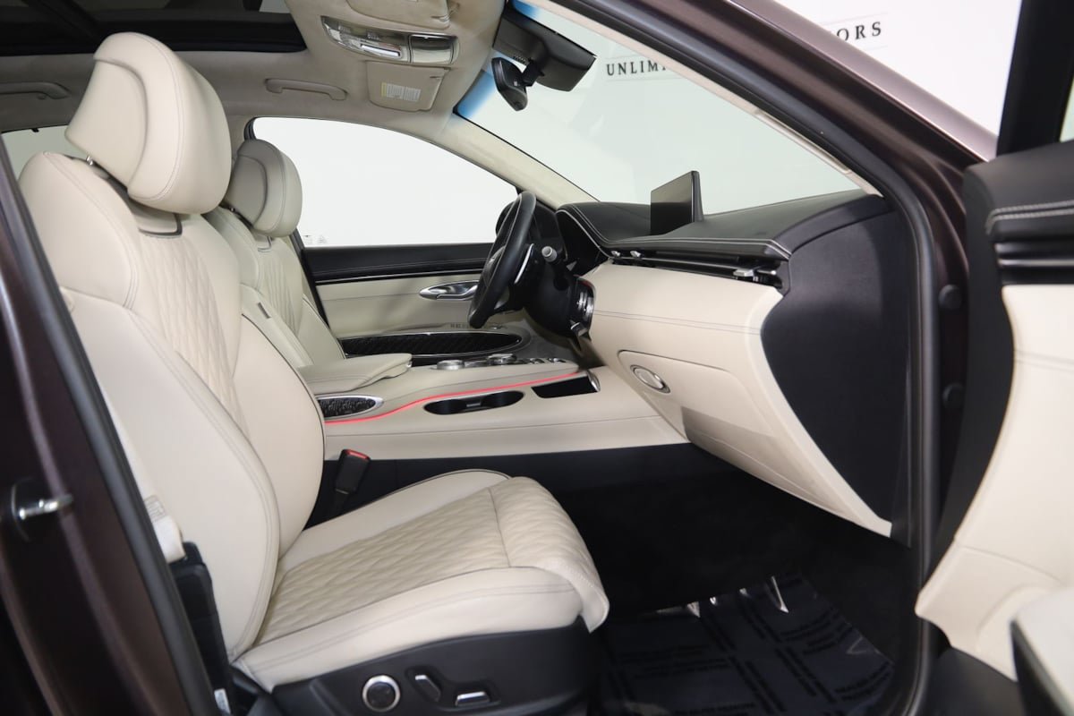 Used 2023 Genesis GV70 3.5T Sport w/ Sport Prestige Package AWD/4WD image 14