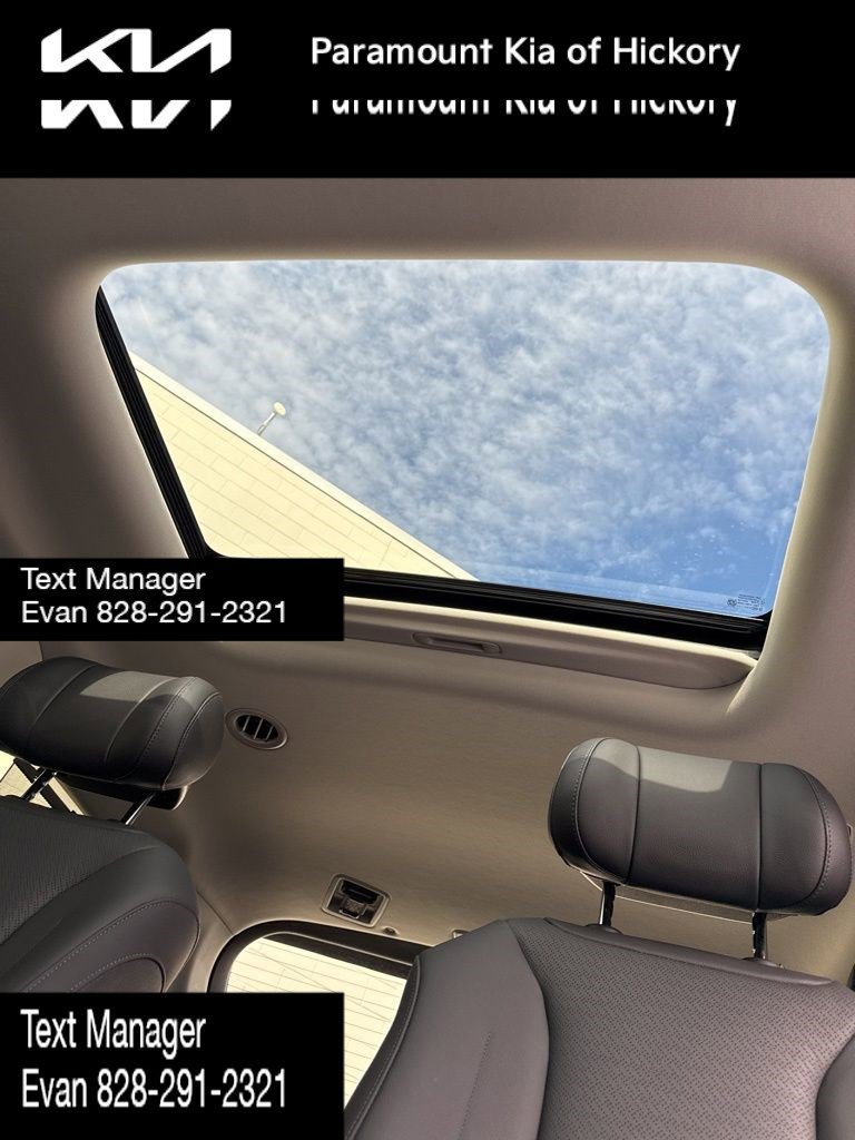 Used 2025 Kia Carnival SX Prestige image 19