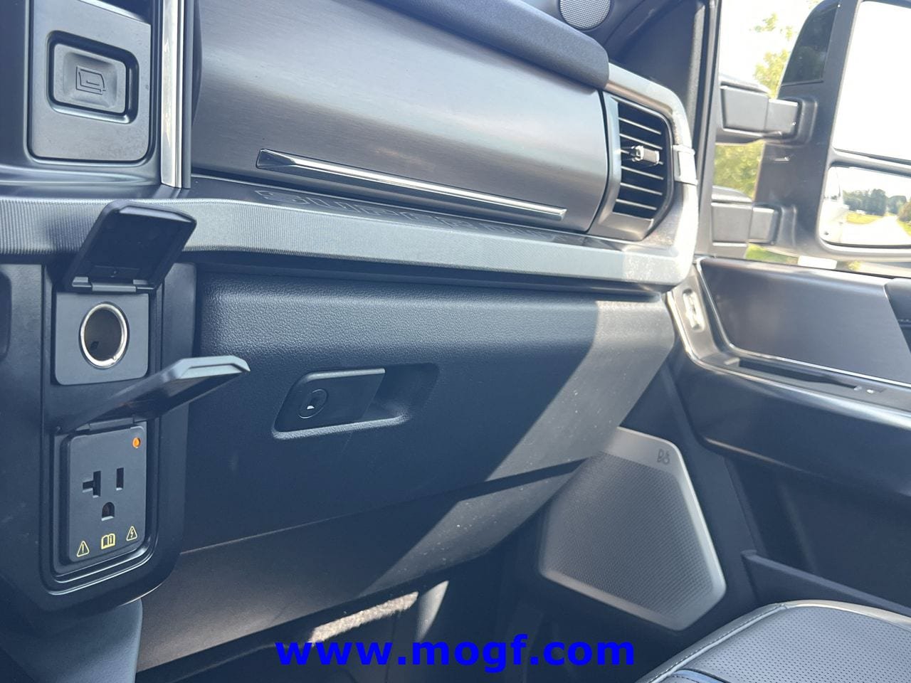 Used 2026 Ford F250 Platinum AWD/4WD image 12