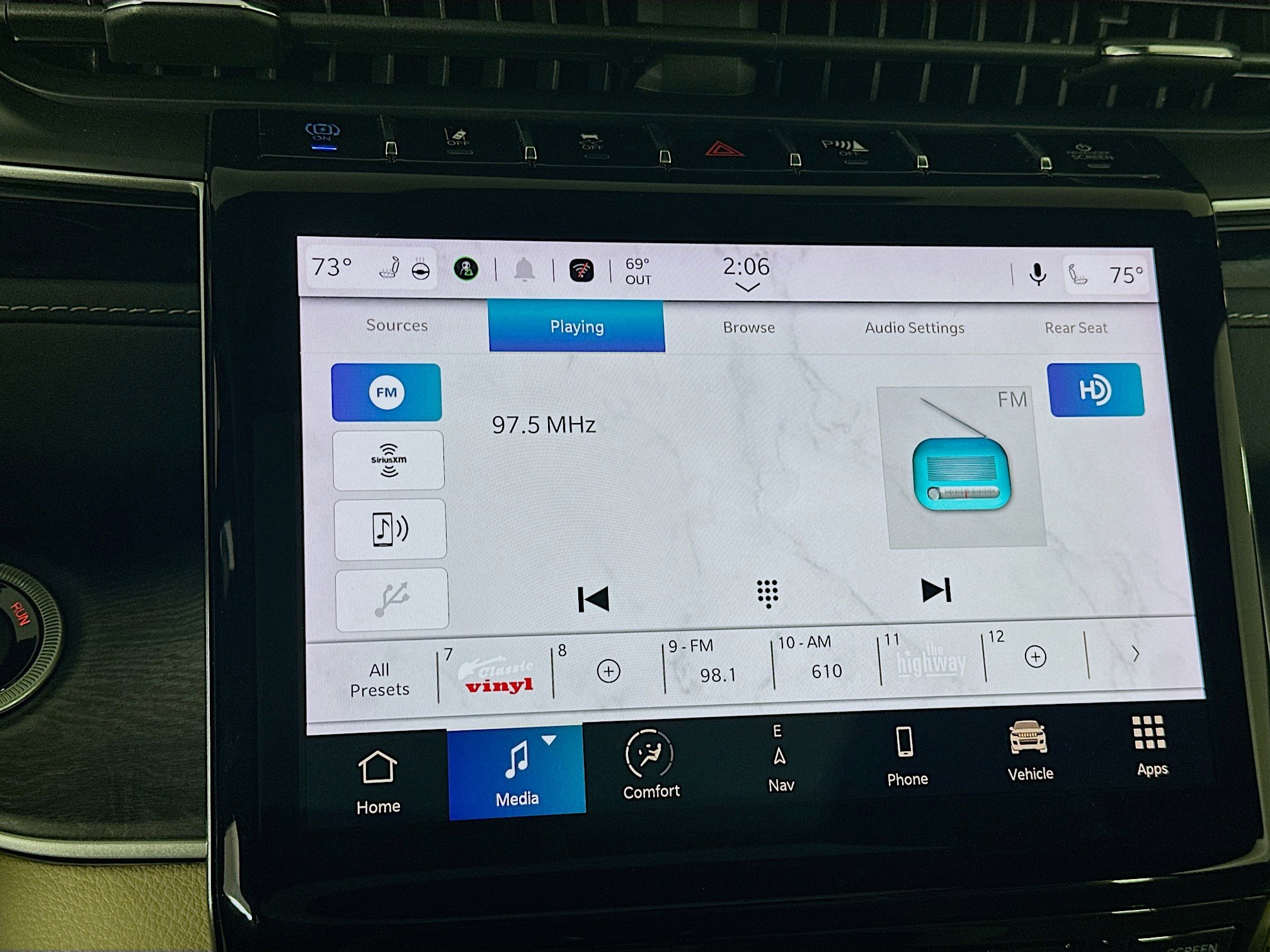 Used 2023 Jeep Grand Cherokee 4WD 4xe w/ Luxury Tech Group II image 21