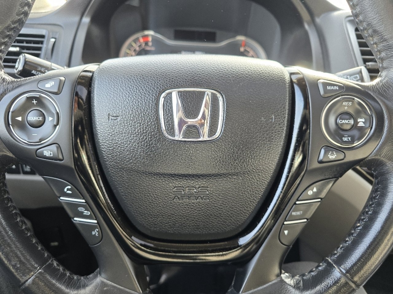 Used 2018 Honda Pilot Touring image 32