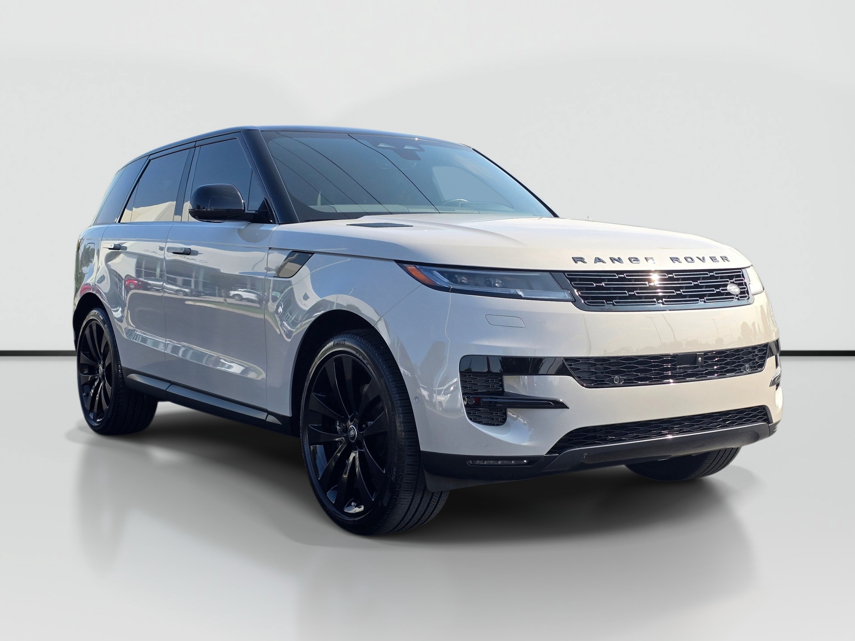 Used 2025 Land Rover Range Rover Sport SE AWD/4WD image 7