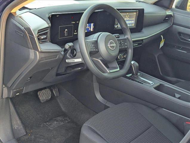New 2025 Nissan Kicks S image 3