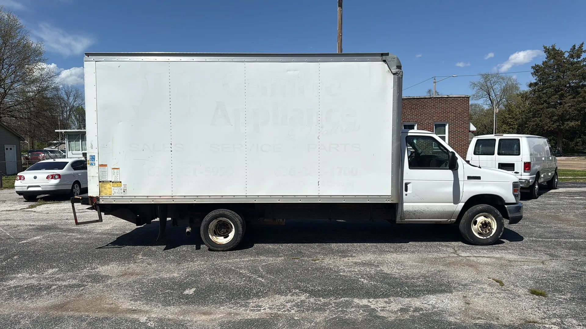 Used 2016 Ford E-450 and Econoline 450 Super Duty w/ Power Windows & Locks Group RWD image 4