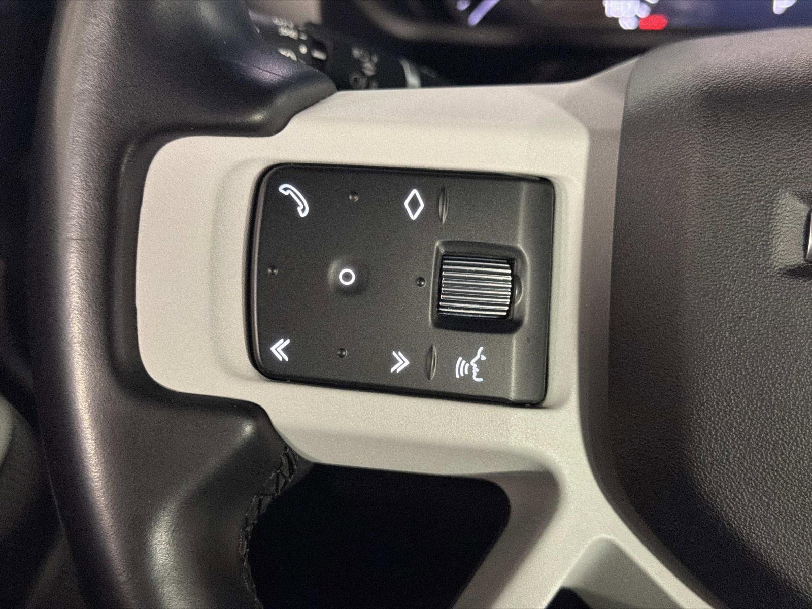 Used 2023 Land Rover Defender 130 SE AWD/4WD image 46