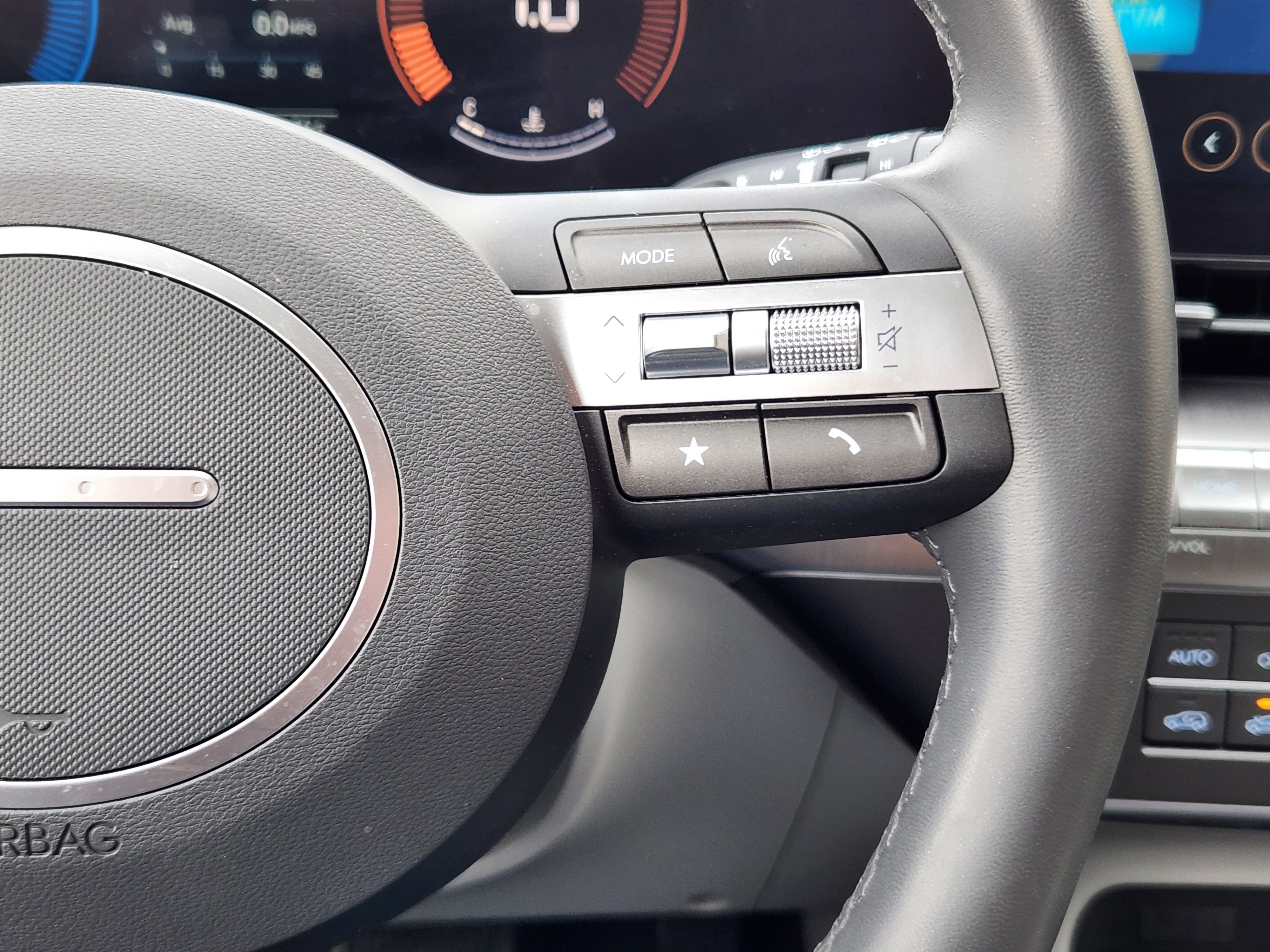 Certified 2025 Hyundai Kona SEL image 22