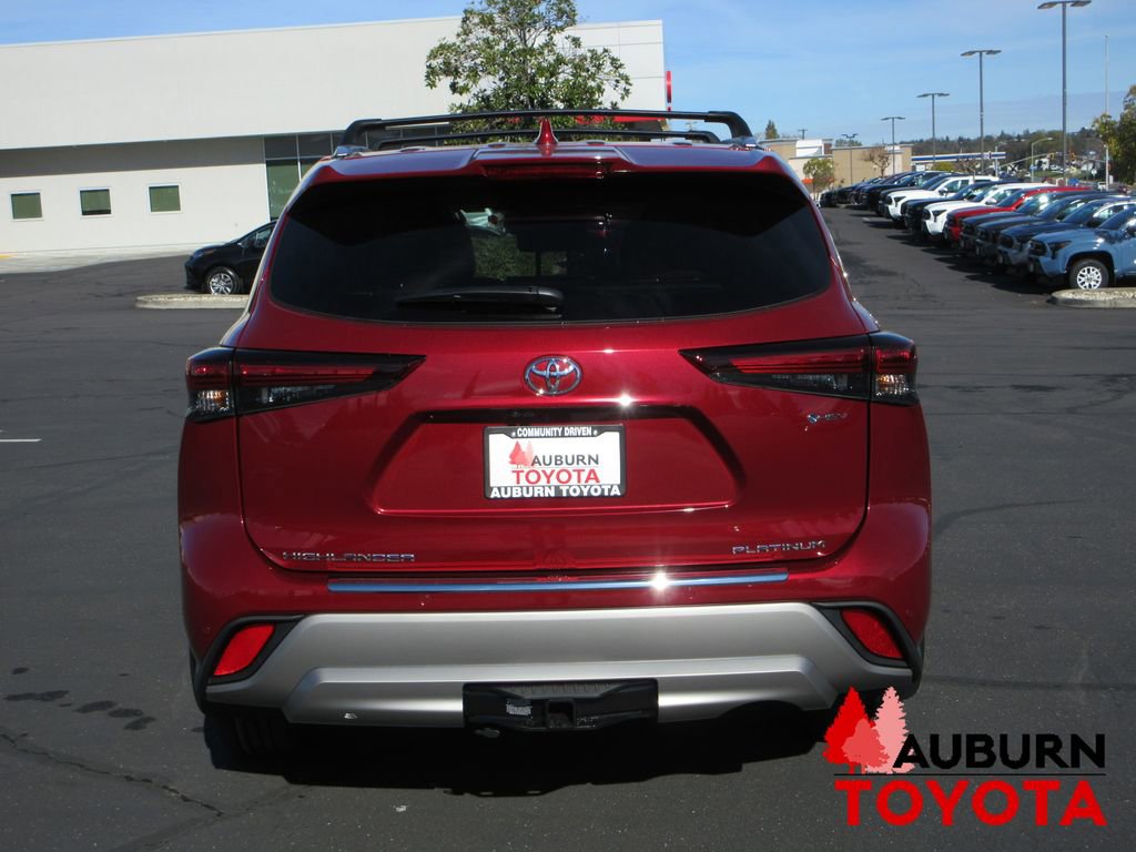 New 2026 Toyota Highlander Platinum image 4