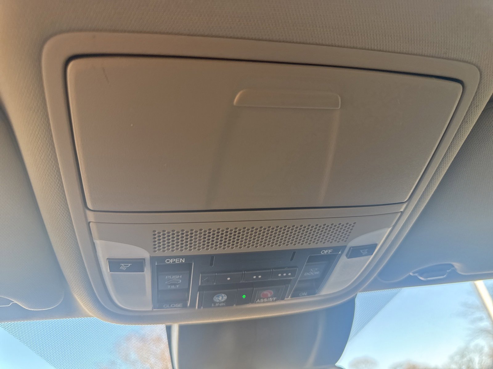 Used 2018 Acura MDX SH-AWD w/ Technology Package image 16