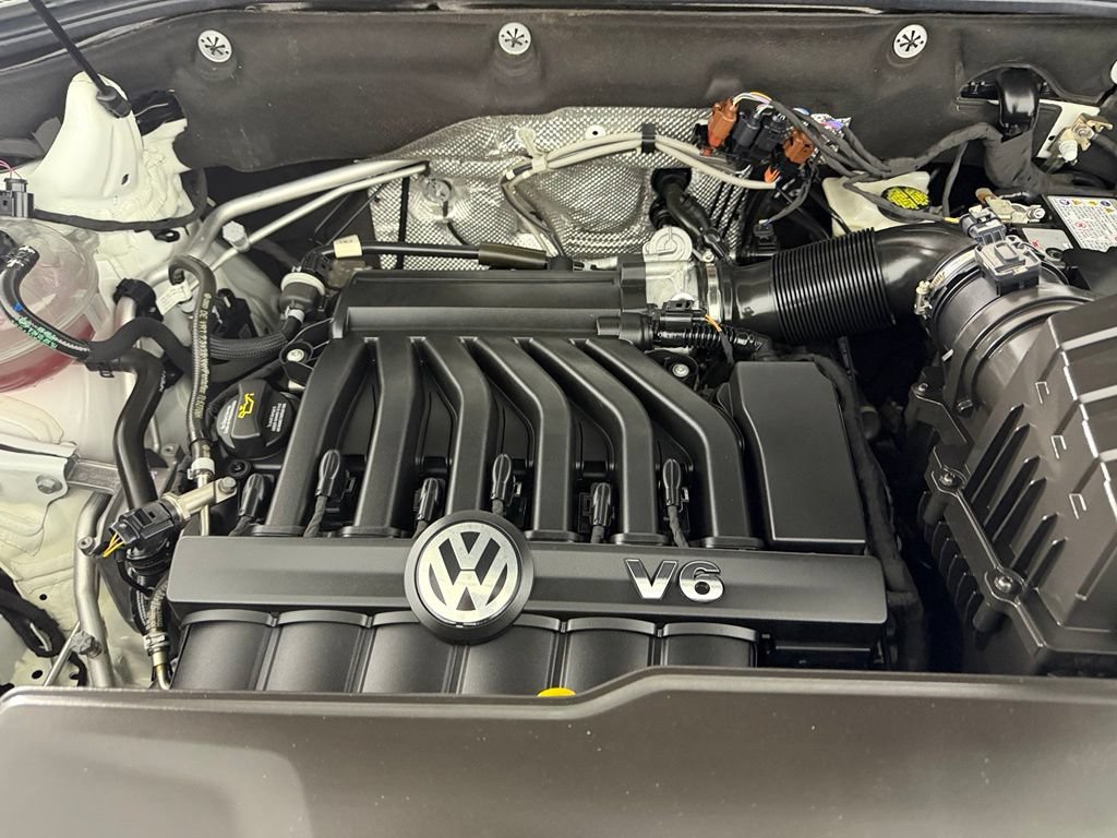 Used 2022 Volkswagen Atlas Cross Sport SE w/ Black Wheel Package FWD image 32
