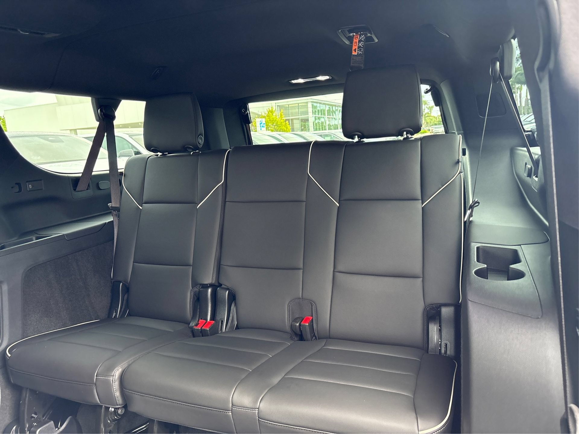 New 2026 Cadillac Escalade ESV Luxury AWD/4WD image 11