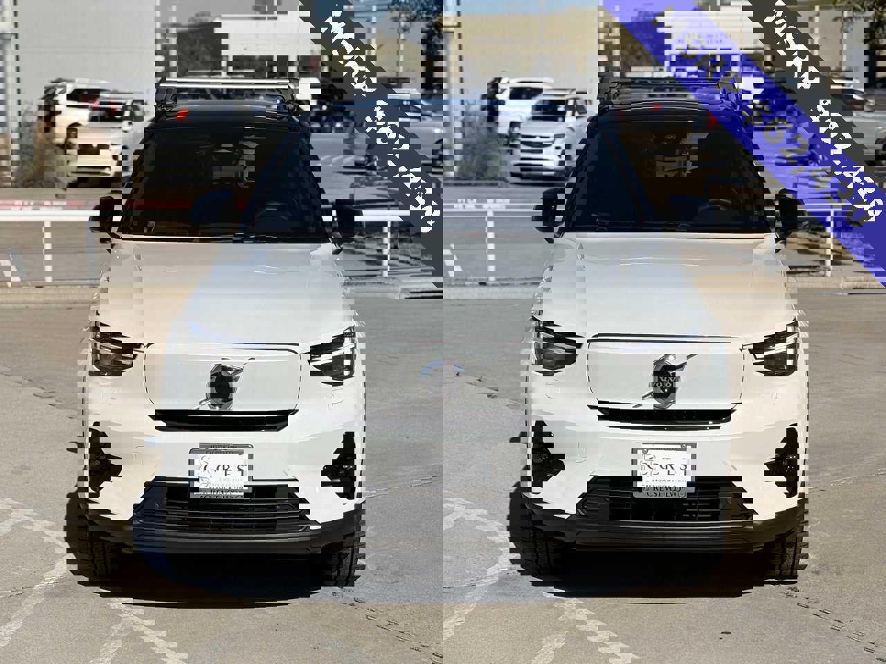 Certified 2023 Volvo XC40 Recharge Ultimate image 3