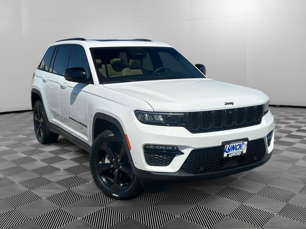 Used 2023 Jeep Grand Cherokee Limited w/ Luxury Tech Group II AWD/4WD image 5