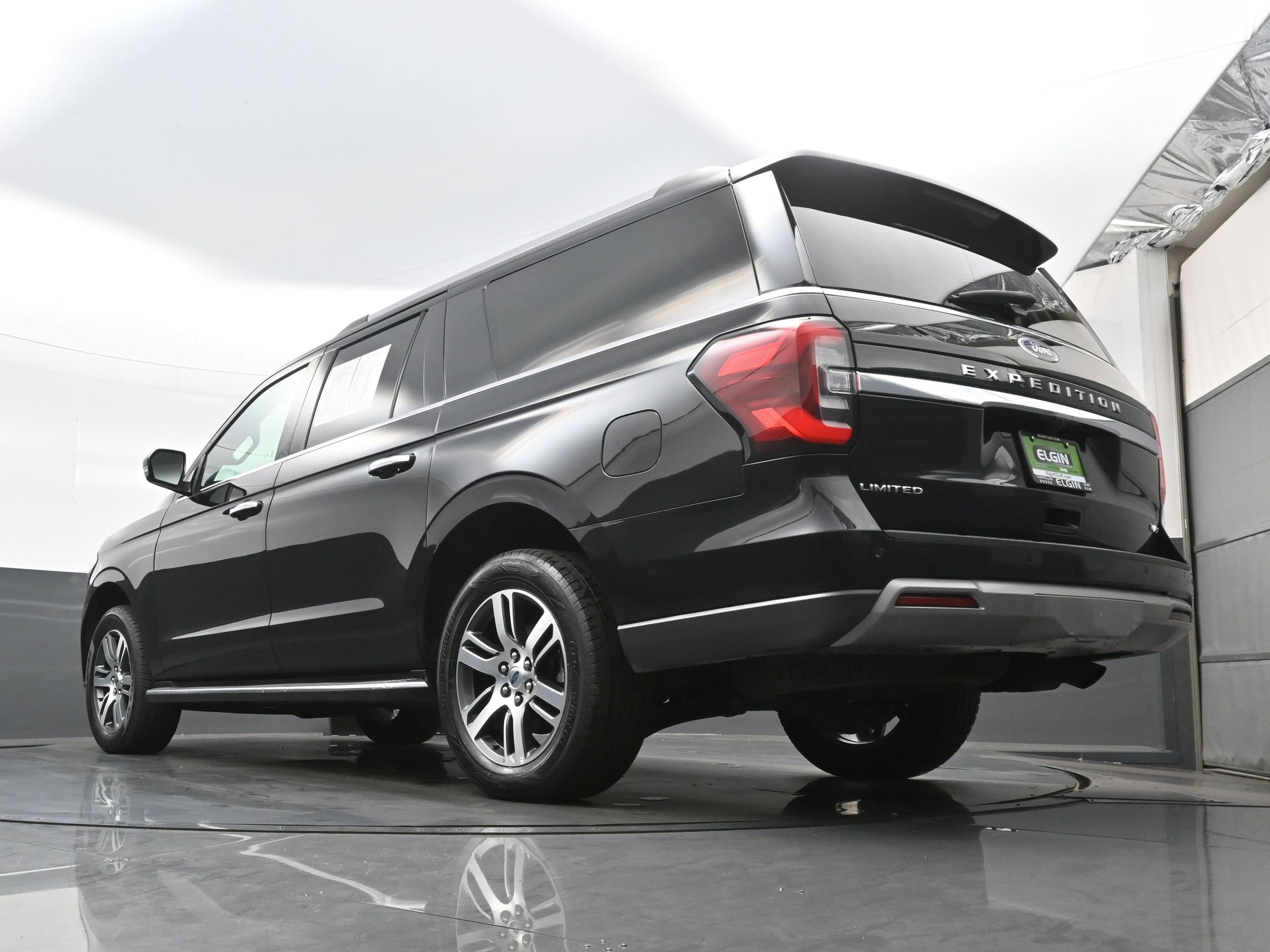 Used 2022 Ford Expedition Max Limited image 32