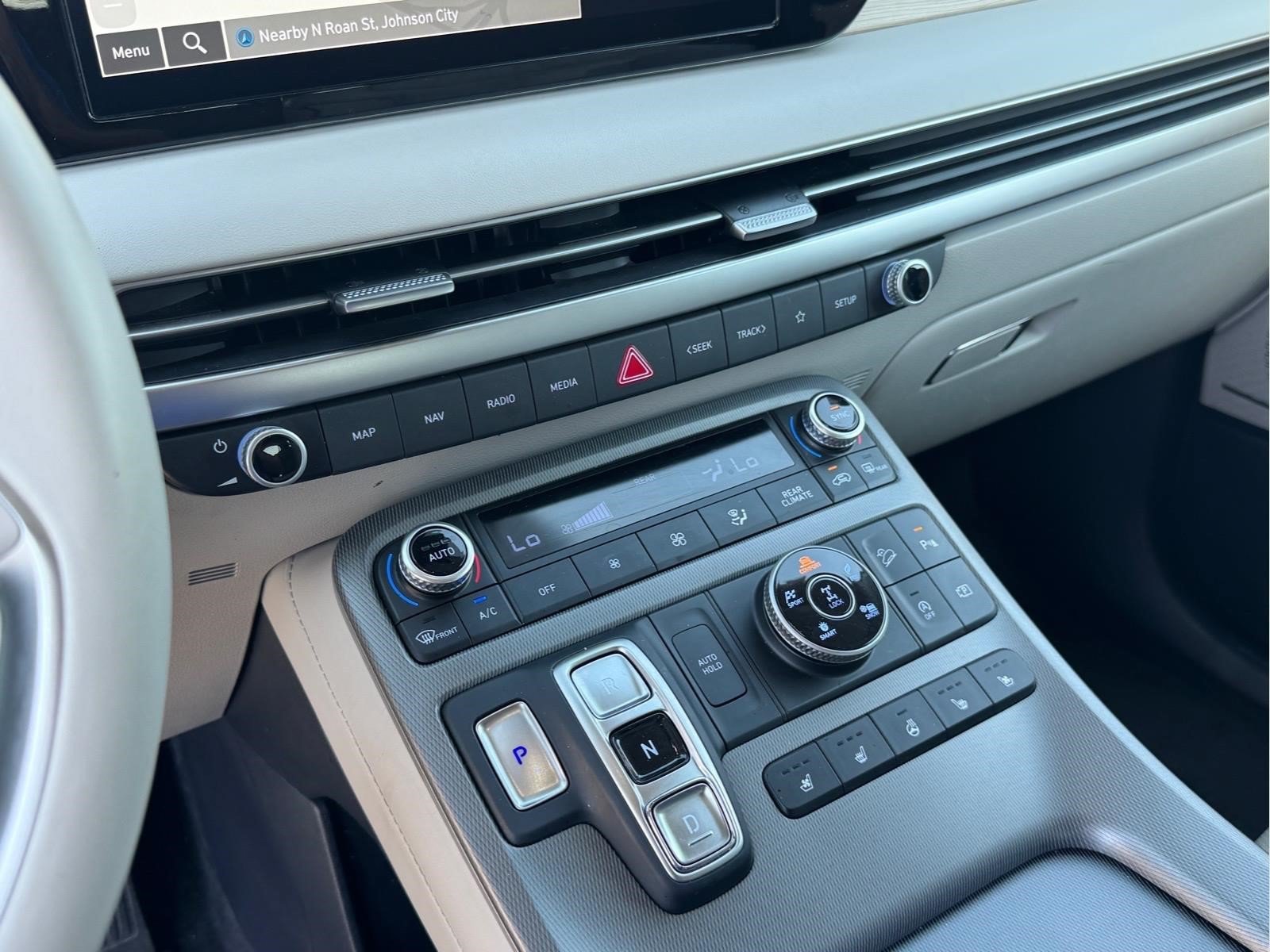 Certified 2024 Hyundai Palisade Limited AWD/4WD image 28