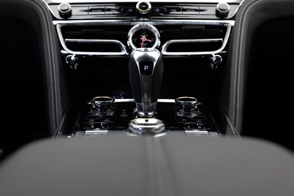 New 2025 Bentley Flying Spur Plug-In Hybrid image 36