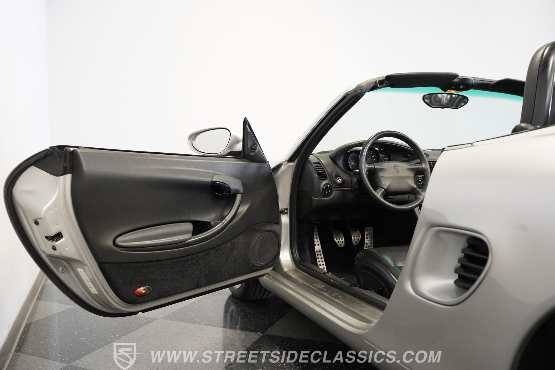 Used 1997 Porsche Boxster image 38