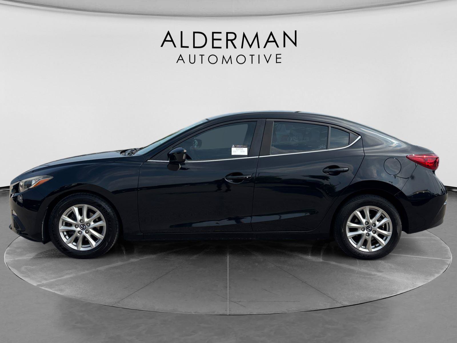 Used 2016 MAZDA MAZDA3 i Touring w/ Popular Equipment Package FWD image 2