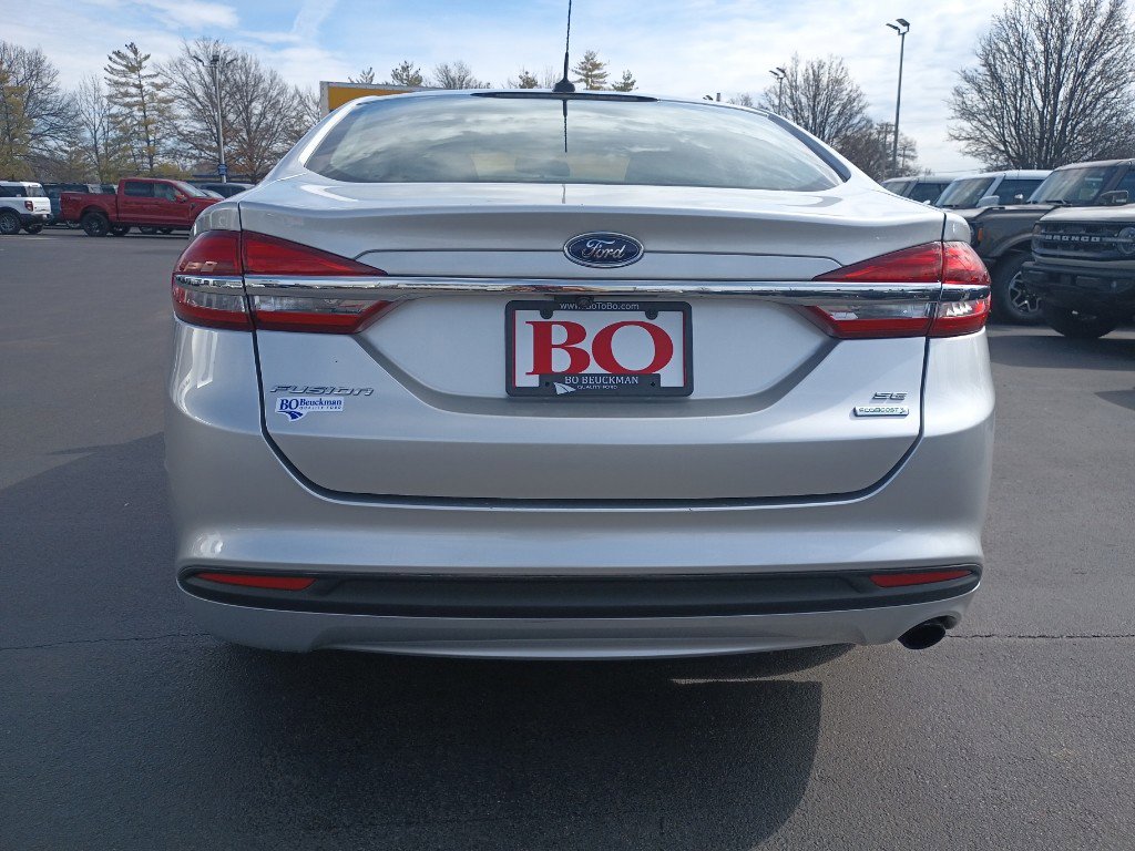 Used 2017 Ford Fusion SE image 5