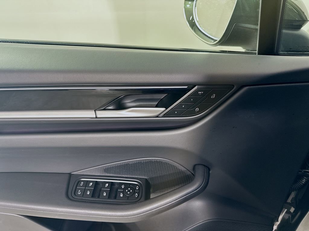 Certified 2024 Porsche Macan 4 Electric image 20