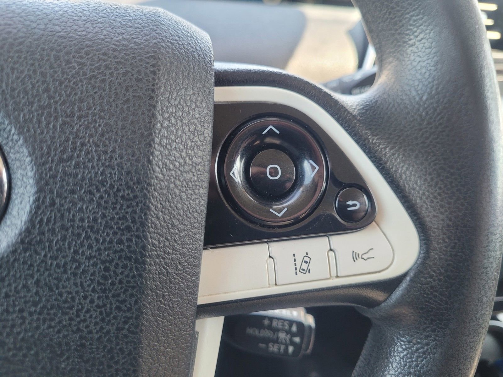 Used 2018 Toyota Prius Two w/ Prius Two Safety Plus Package FWD image 18