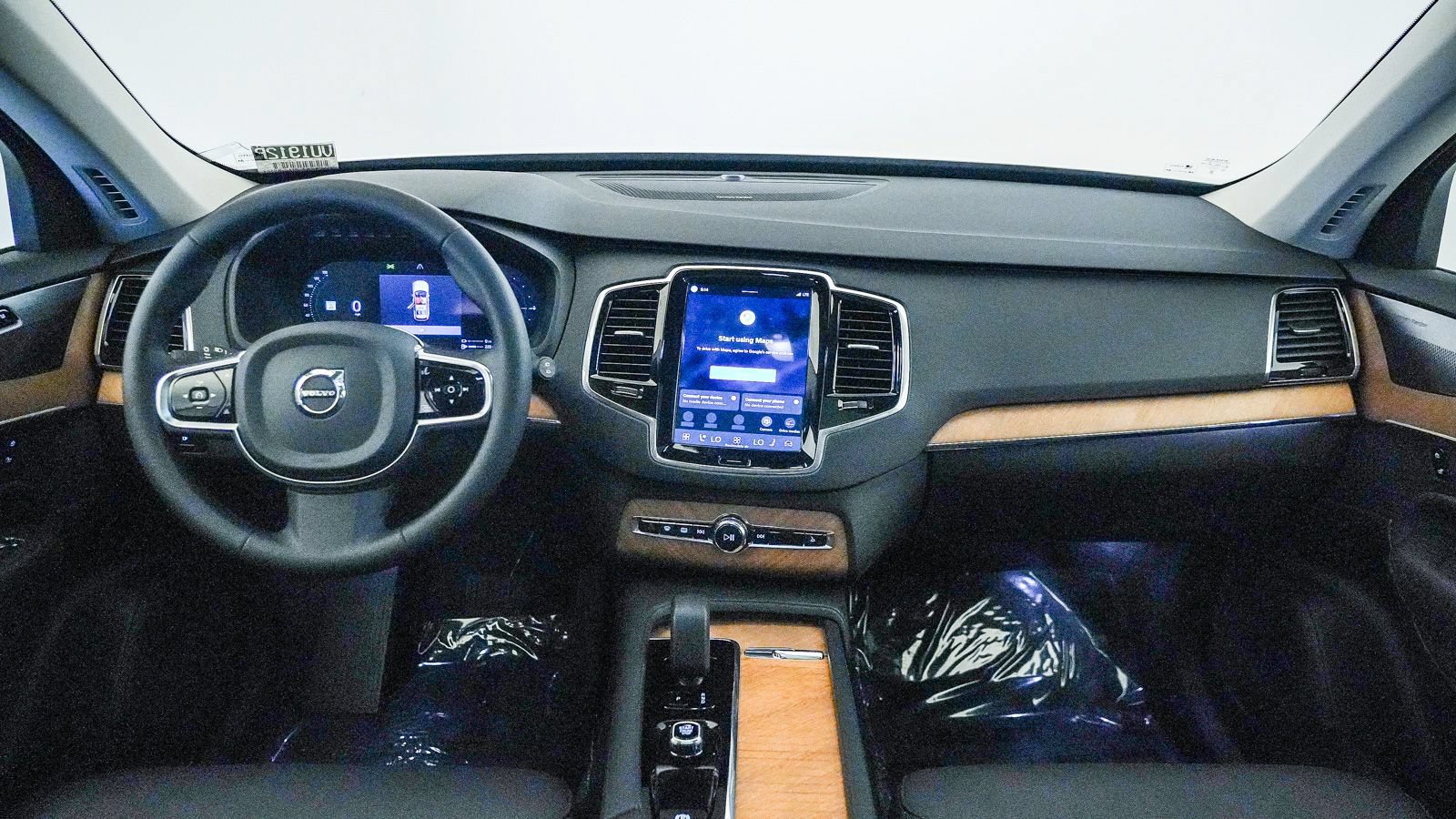 Certified 2024 Volvo XC90 T8 Plus w/ Protection Package Premier AWD/4WD image 13