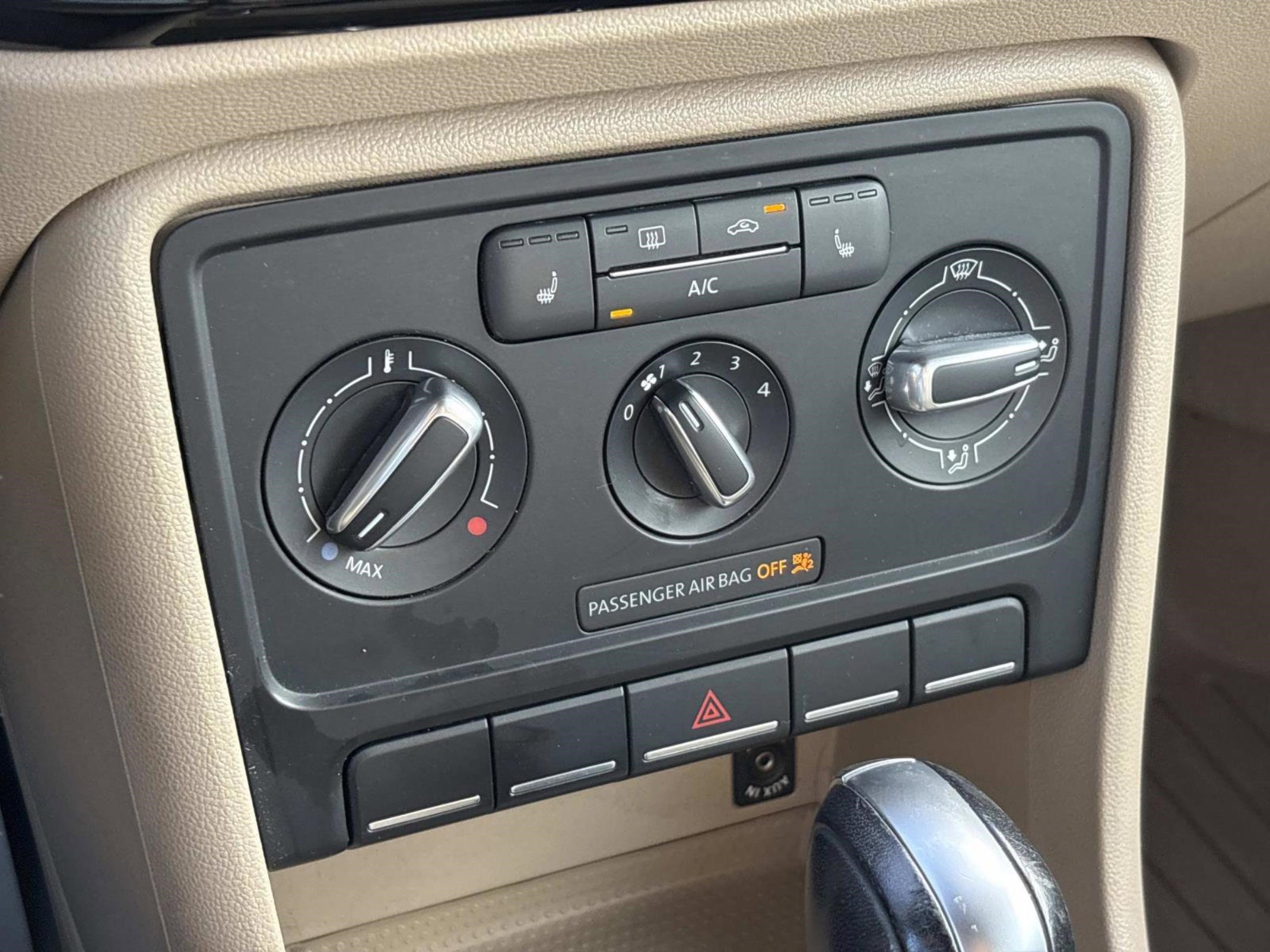 Used 2014 Volkswagen Beetle 1.8T image 25