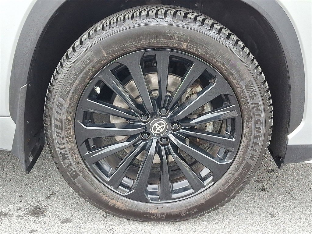 Used 2023 Toyota Highlander XSE image 10