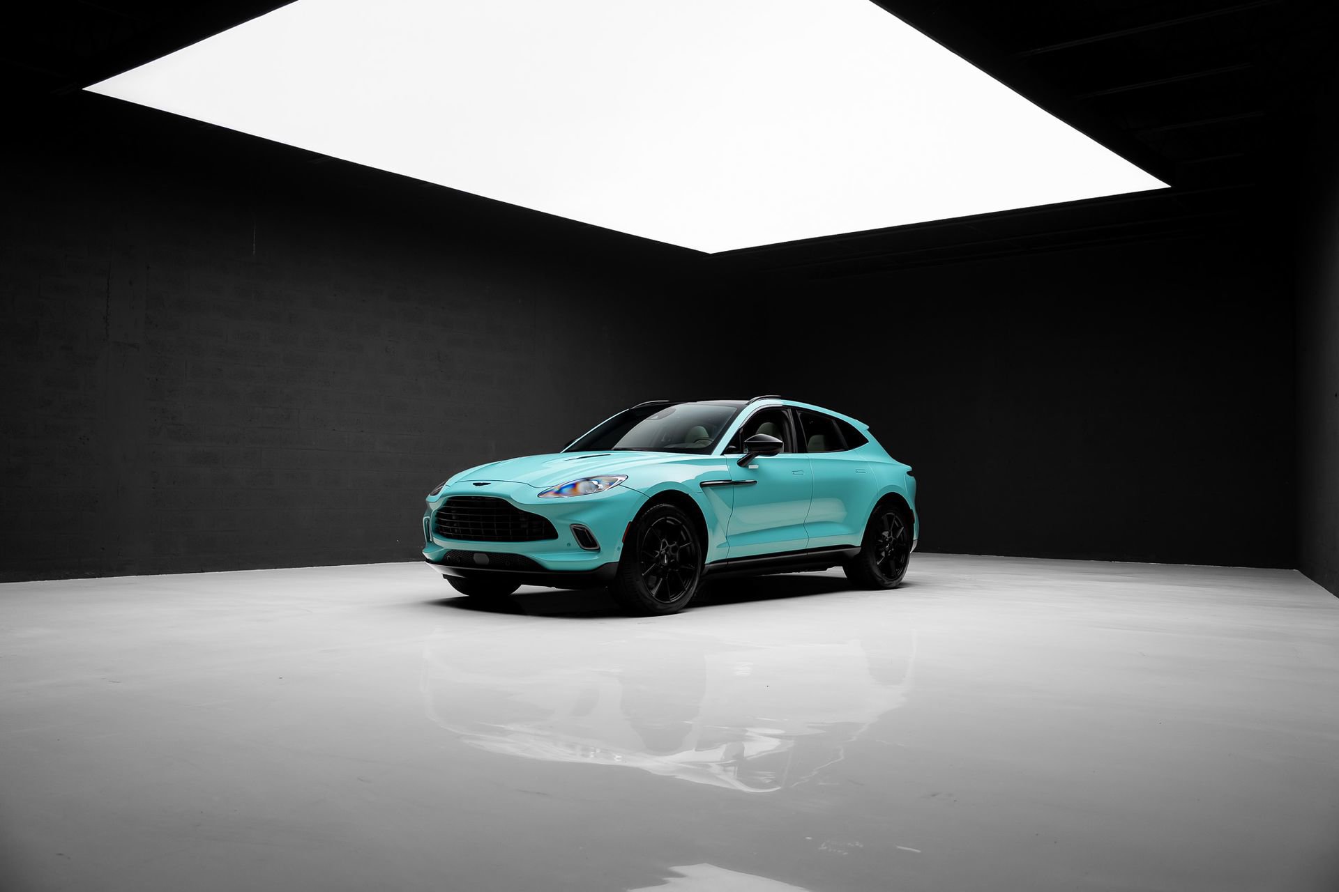 Used 2023 Aston Martin DBX AWD/4WD image 71