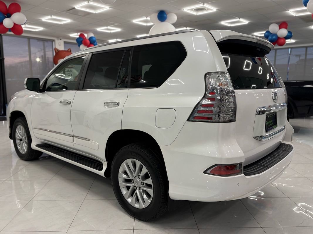 Used 2018 Lexus GX 460 Premium w/ Premium Package image 10