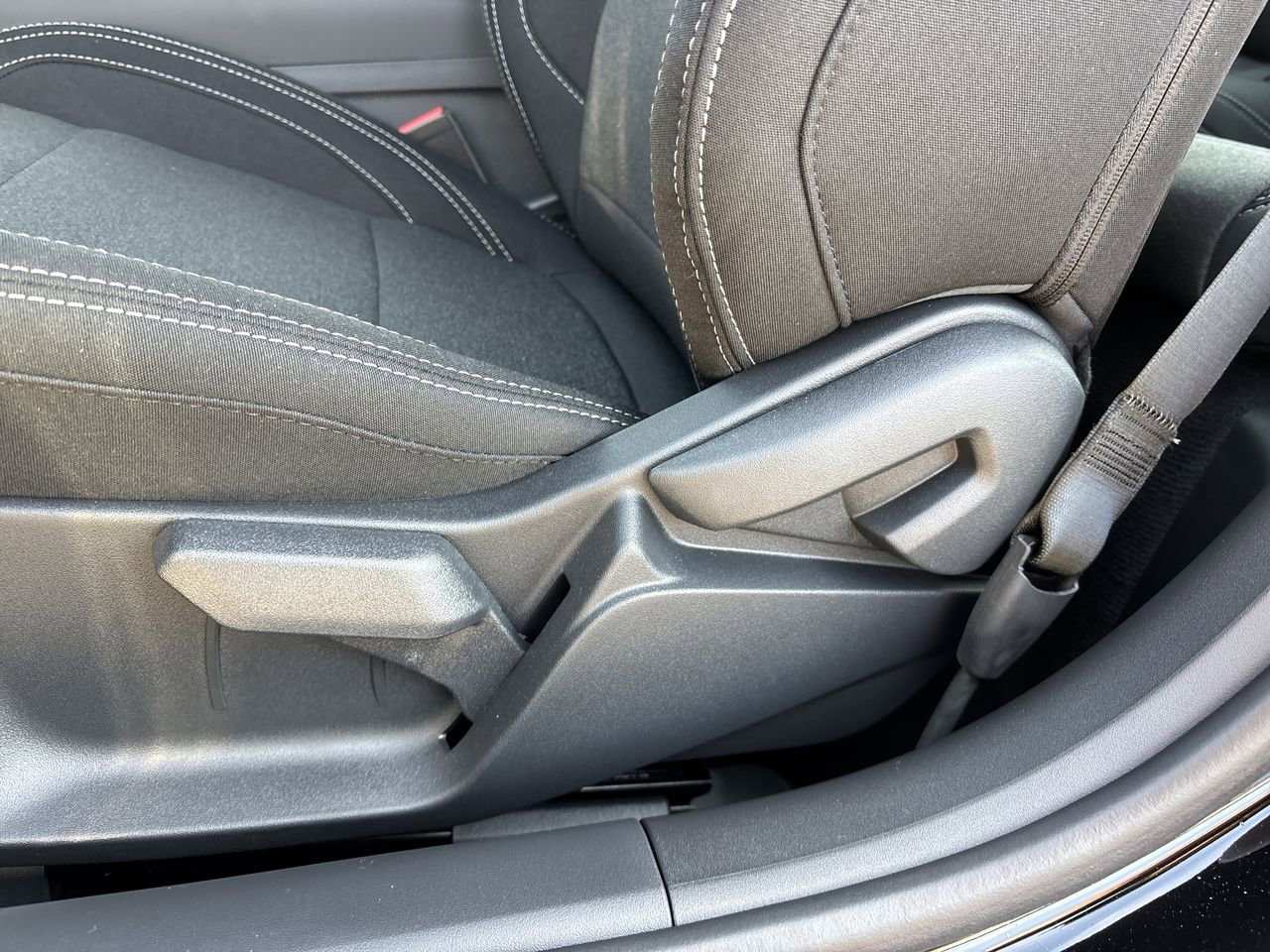 Used 2025 Ford Mustang Coupe RWD image 18