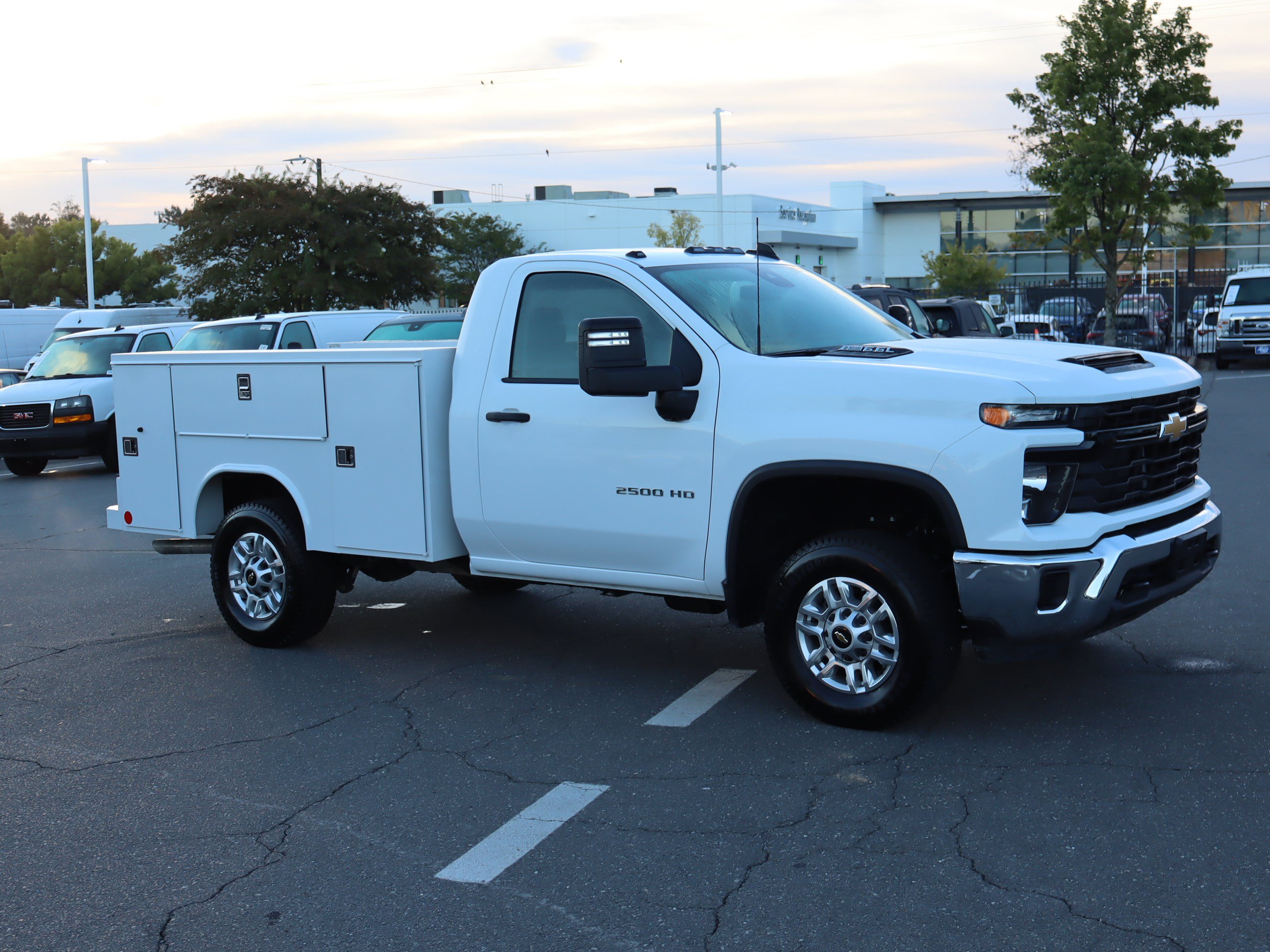 Used 2025 Chevrolet Silverado 2500 W/T w/ WT Convenience Package AWD/4WD image 2
