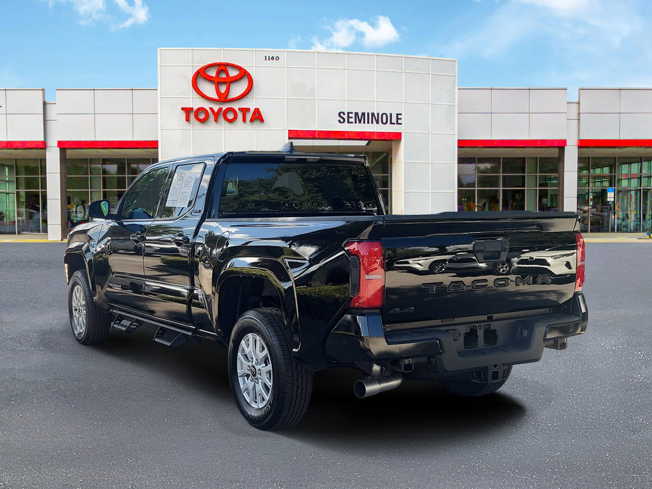 Used 2026 Toyota Tacoma SR5 AWD/4WD image 4