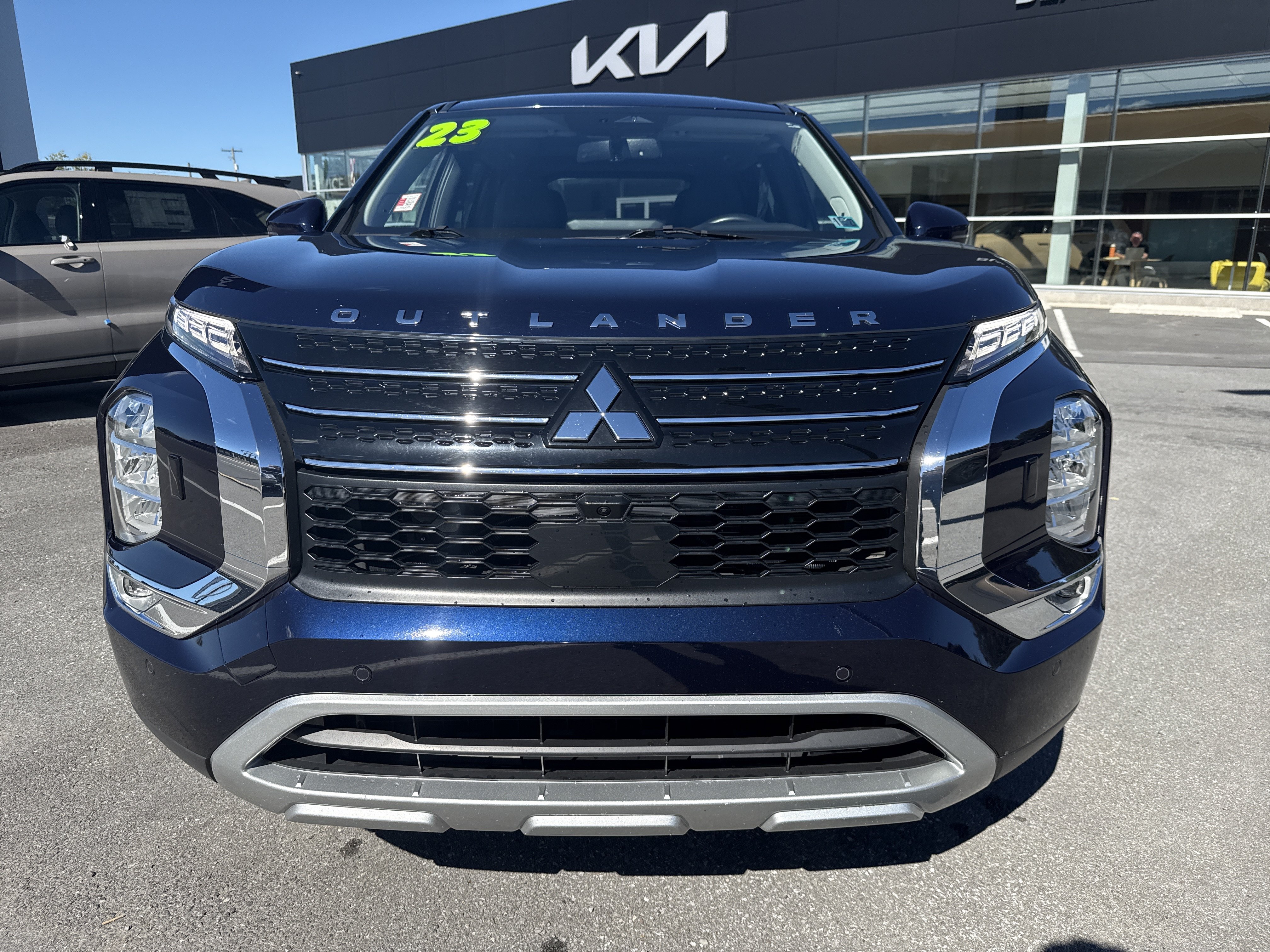 Used 2023 Mitsubishi Outlander SE AWD/4WD image 9