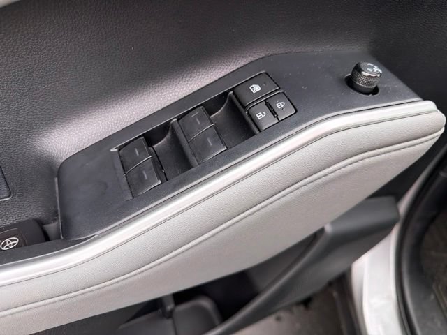 Used 2023 Toyota Highlander XLE FWD image 19