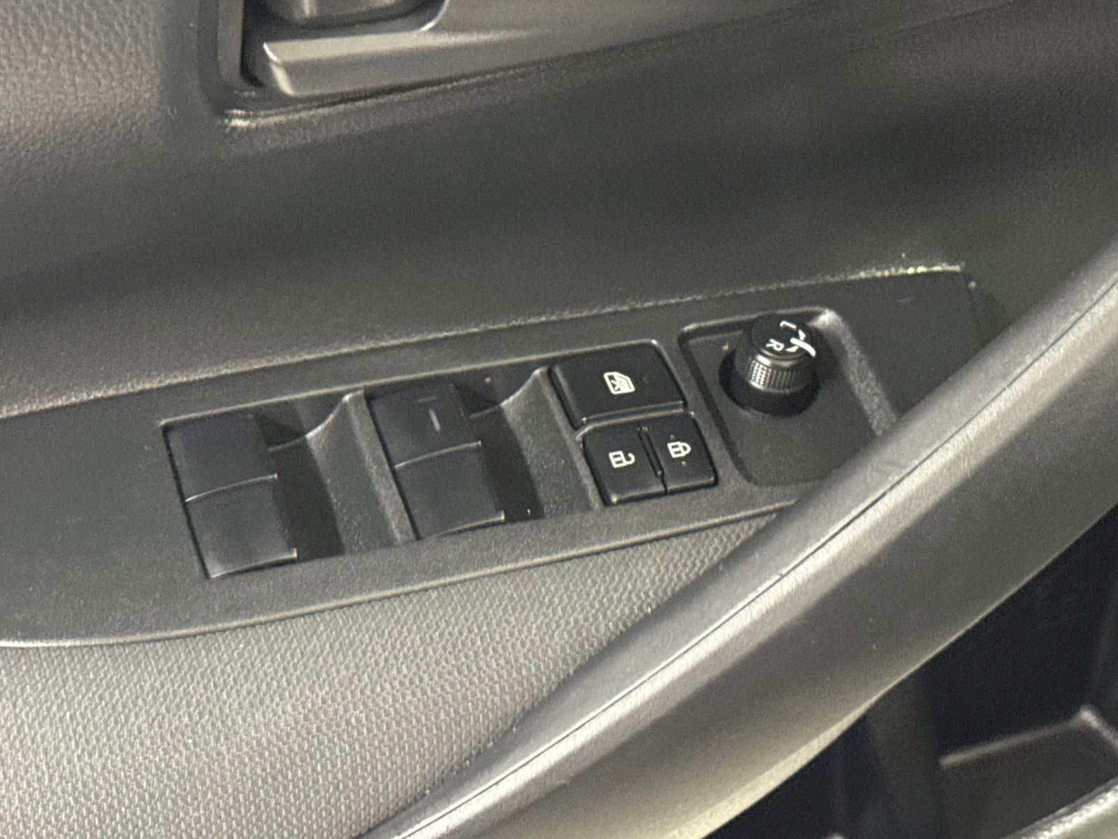 Used 2025 Toyota Corolla LE image 27