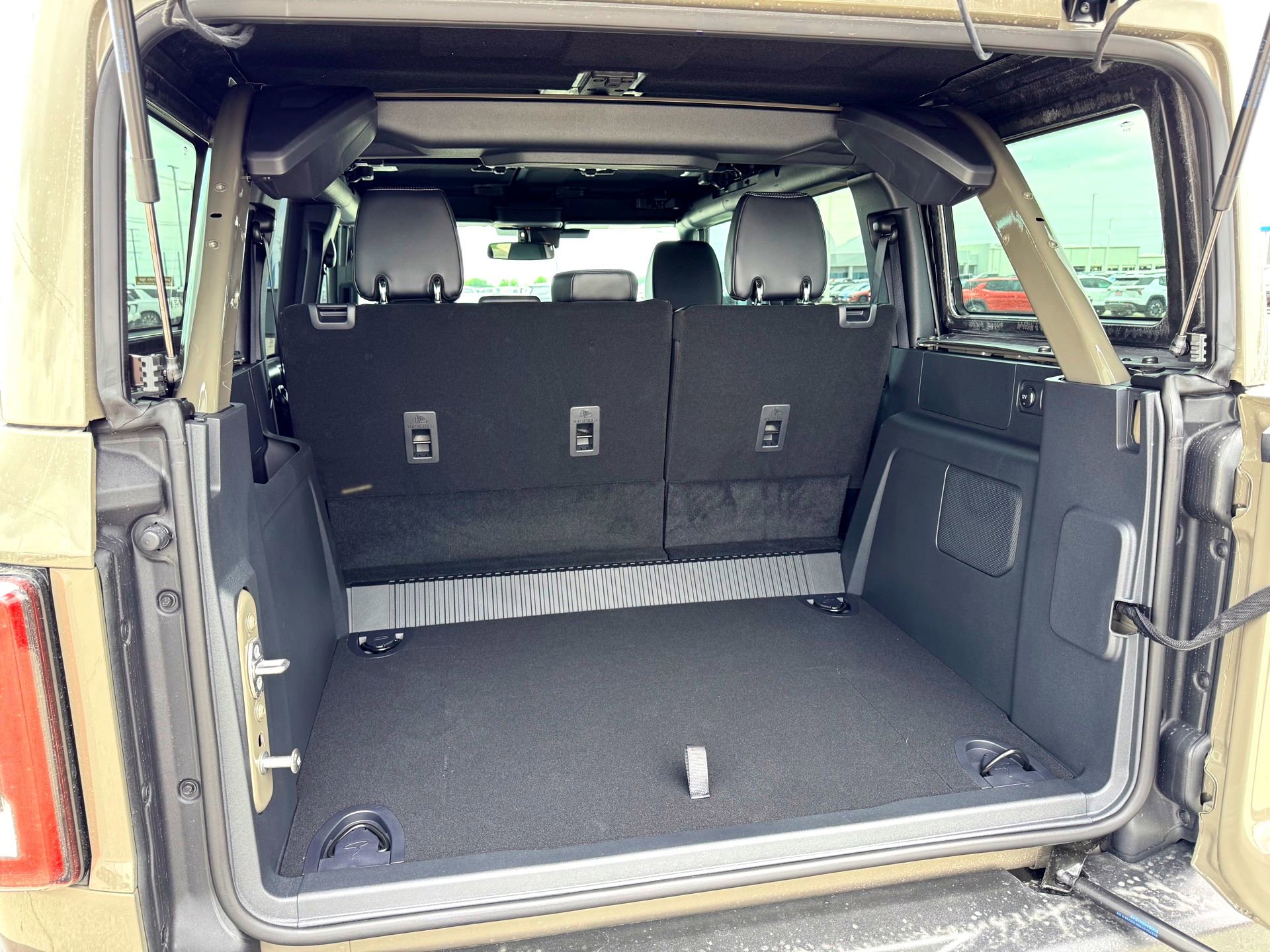 Used 2026 Ford Bronco Outer Banks image 9
