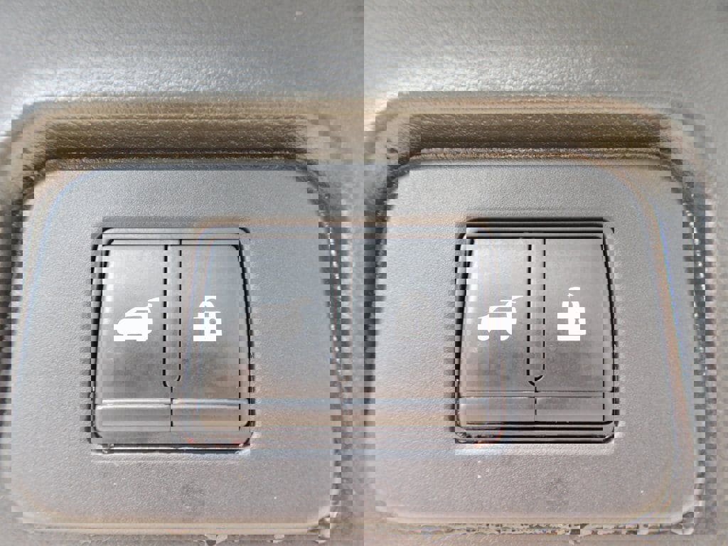 Used 2021 Nissan Rogue SL w/ Premium Package image 23