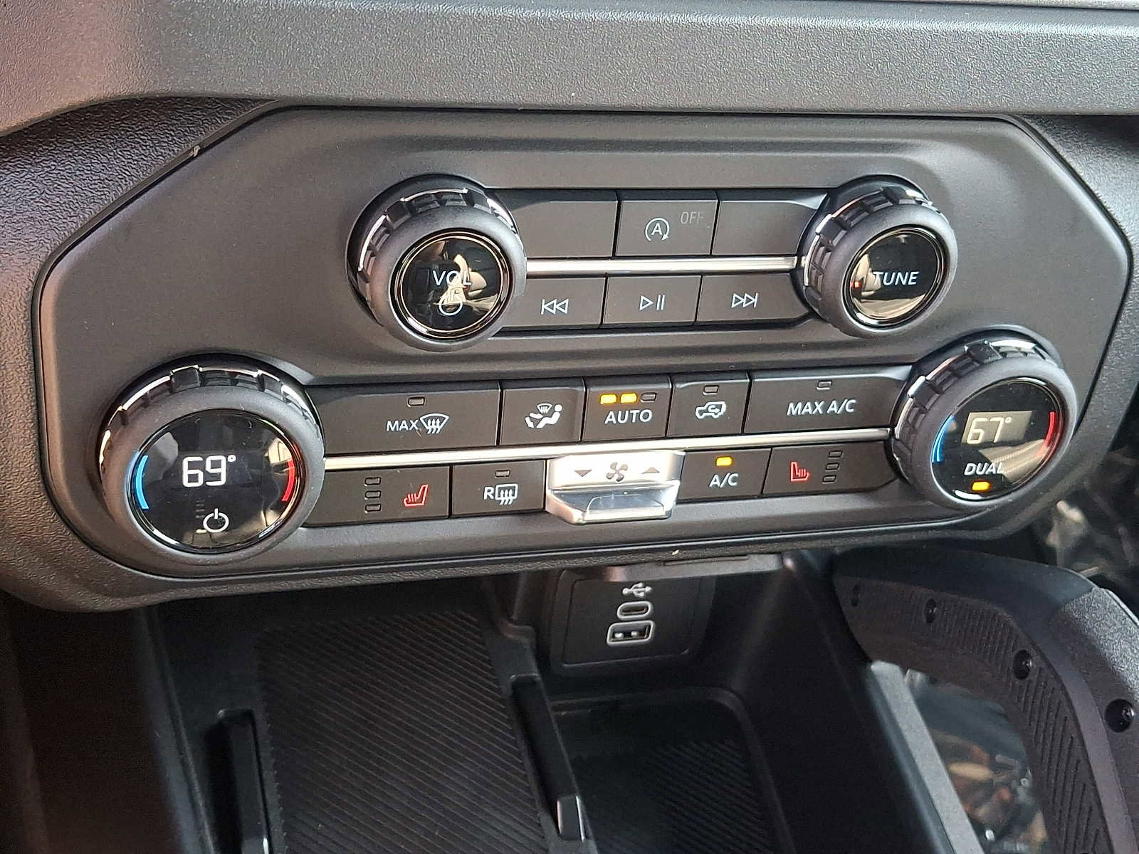 New 2026 Ford Bronco Big Bend w/ Black Diamond Package image 13