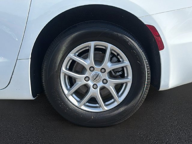 Used 2025 Chrysler Pacifica Select FWD image 32