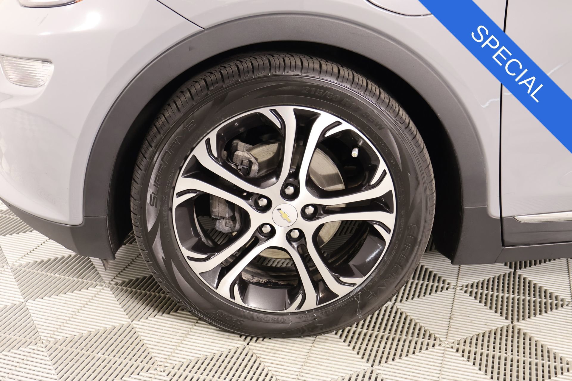 Used 2020 Chevrolet Bolt Premier w/ Infotainment Package image 17