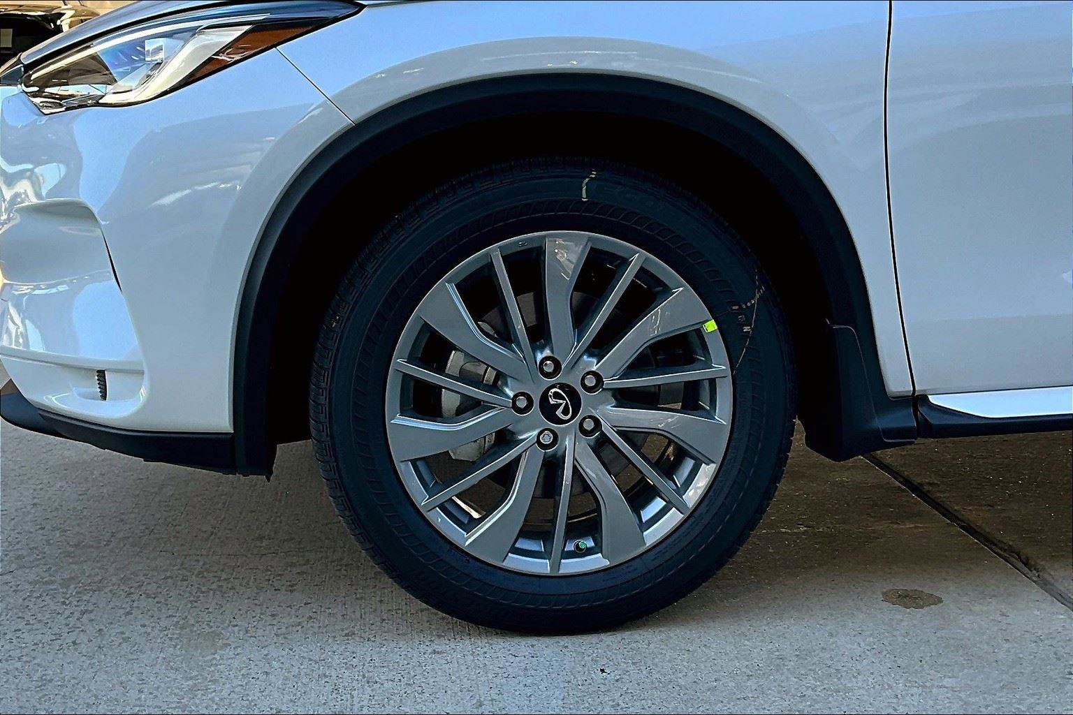 New 2025 INFINITI QX50 Luxe image 26