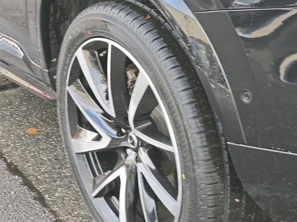 Certified 2023 Volvo XC90 B6 Plus w/ Protection Package Premier image 9