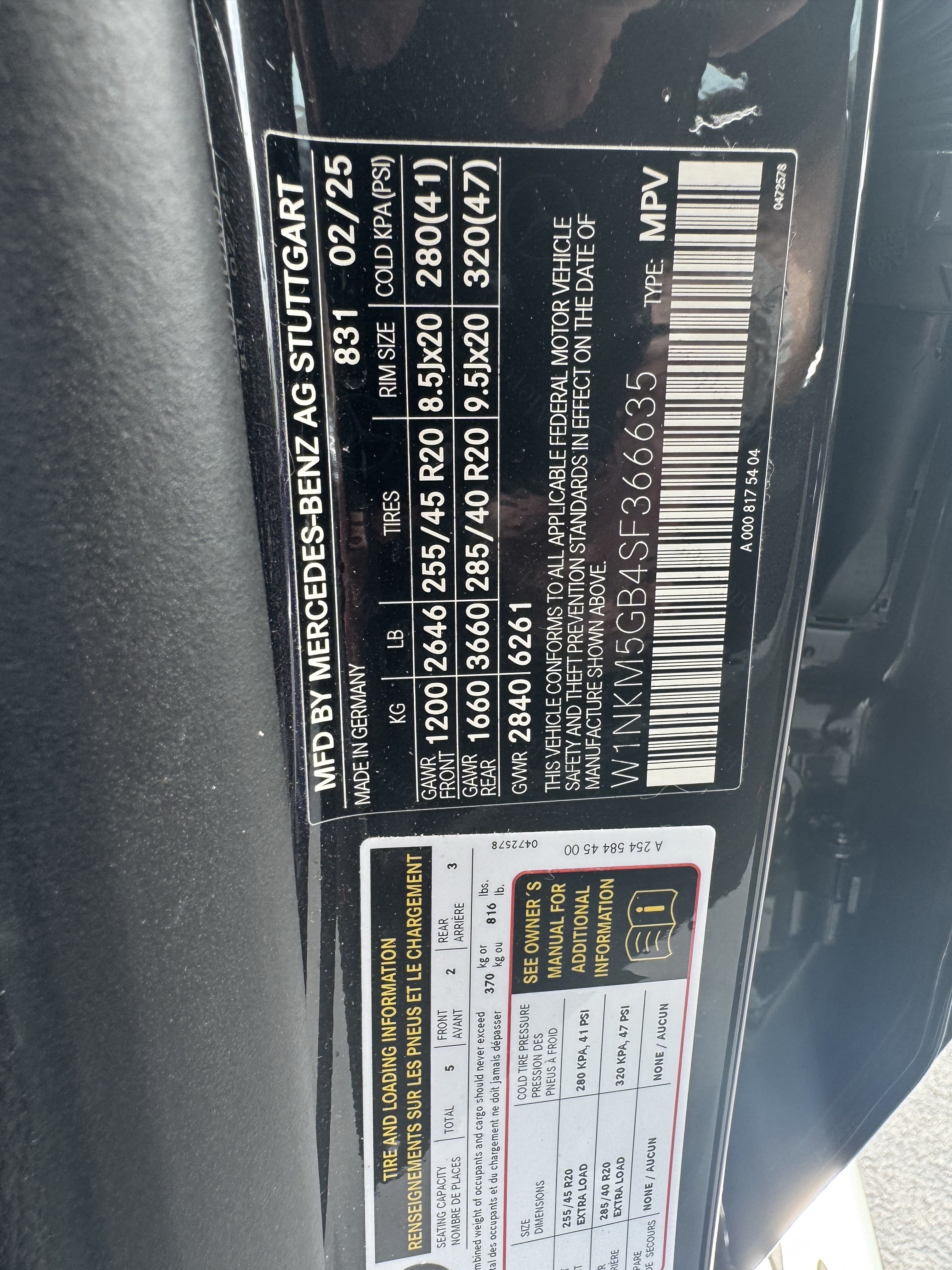 Used 2025 Mercedes-Benz GLC 350e 4MATIC image 34