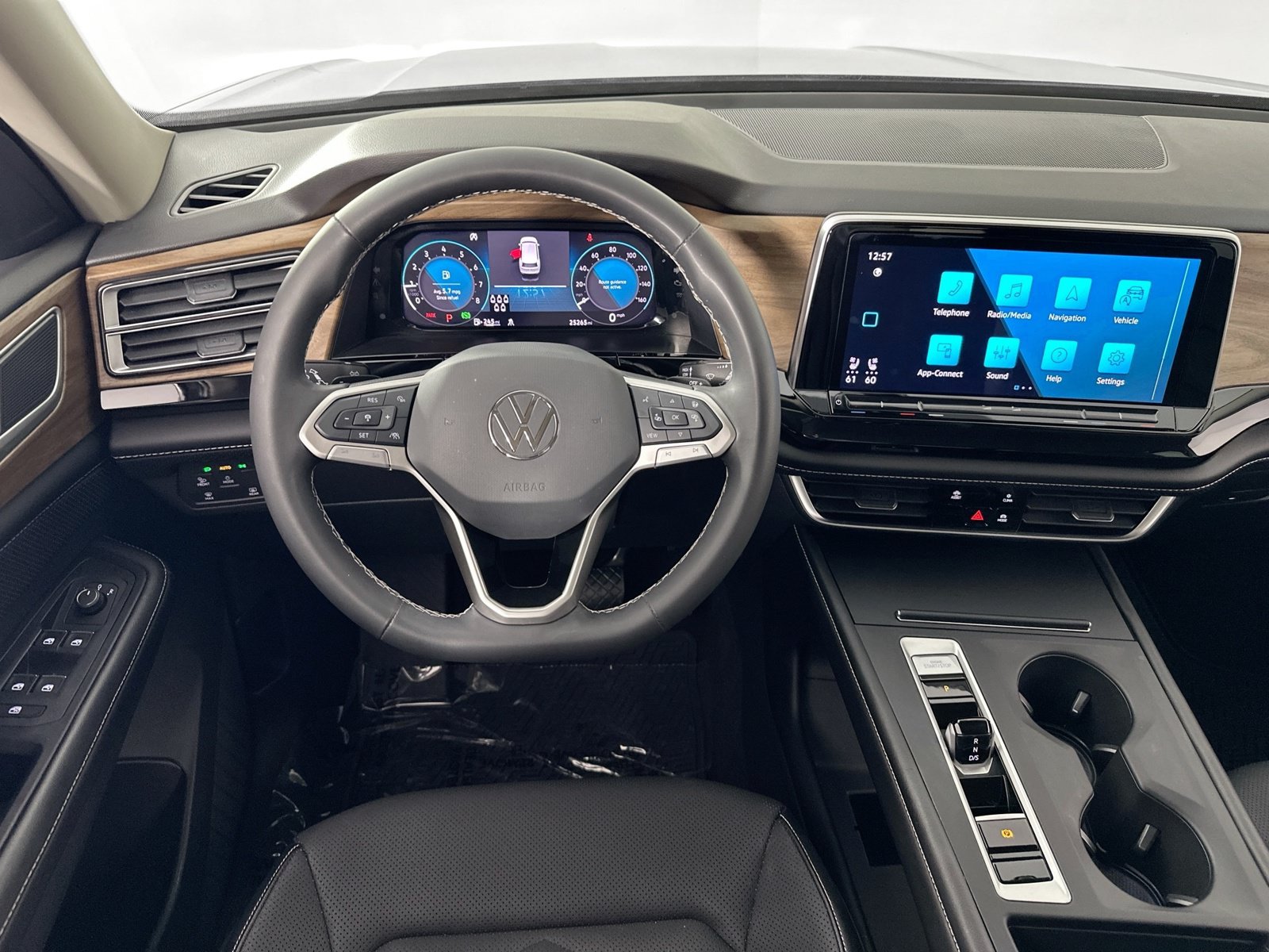Used 2024 Volkswagen Atlas SE FWD image 21