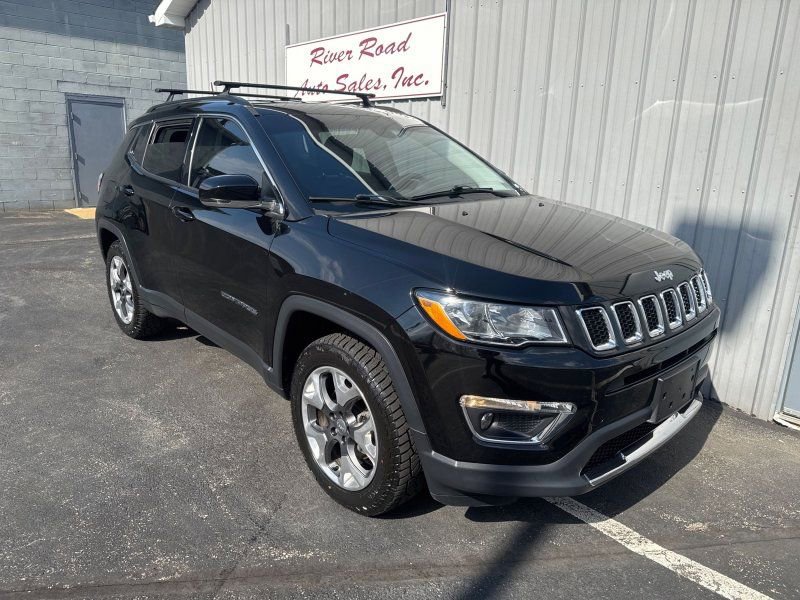 Used 2018 Jeep Compass Limited w/ Navigation Group AWD/4WD image 1