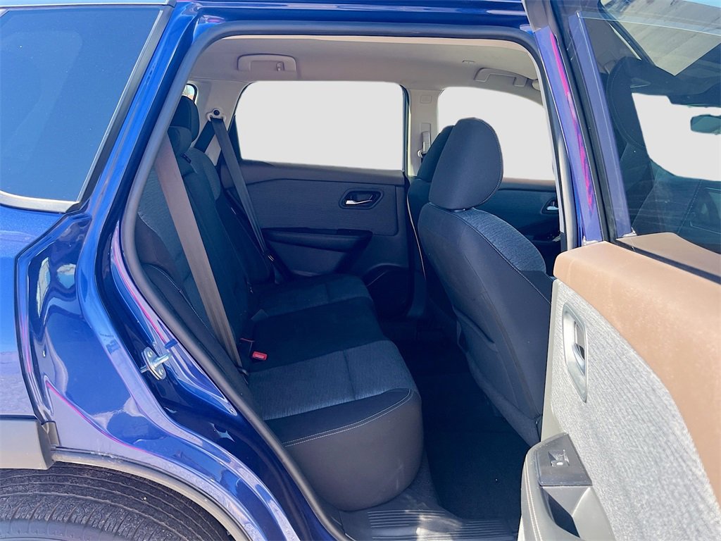Used 2023 Nissan Rogue SV image 26
