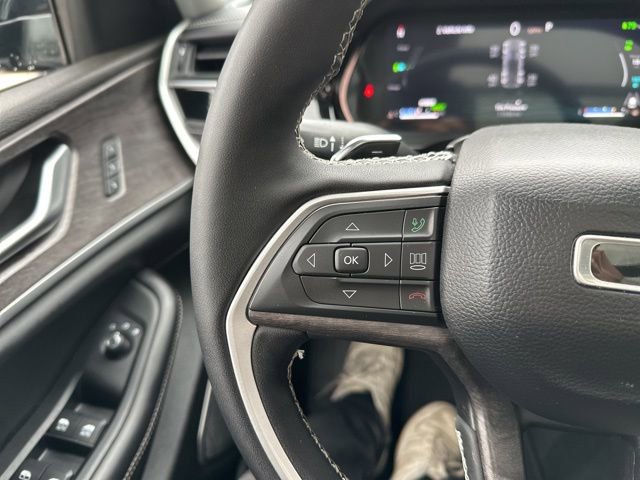 Used 2022 Jeep Grand Cherokee Limited 4xe w/ Luxury Tech Group II image 26